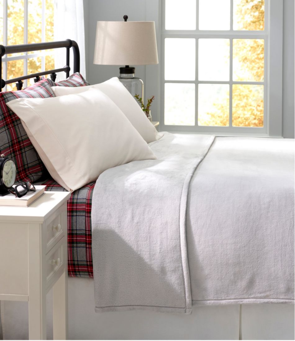 L.L.Bean Sale | Wicked Cozy Light Blanket